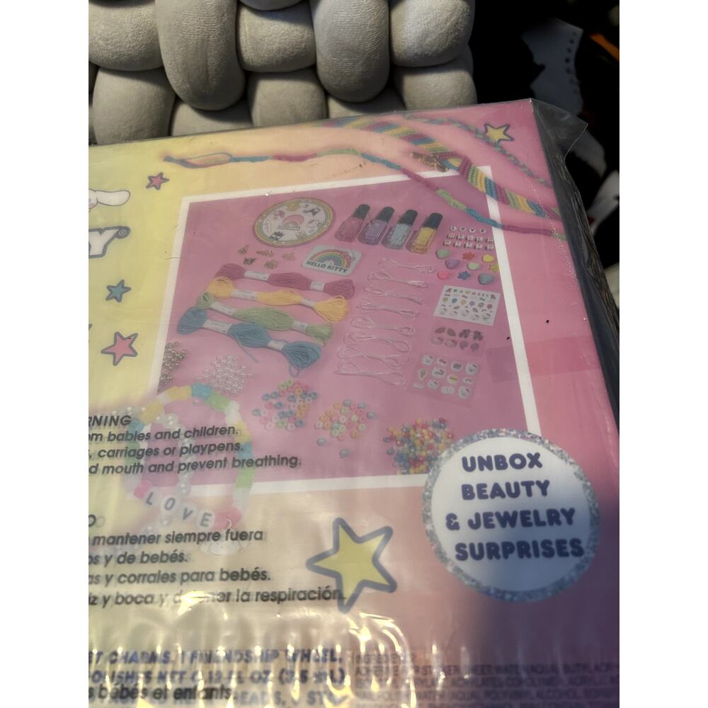 Hello Kitty Advent Calendar - Picture 5 of 5